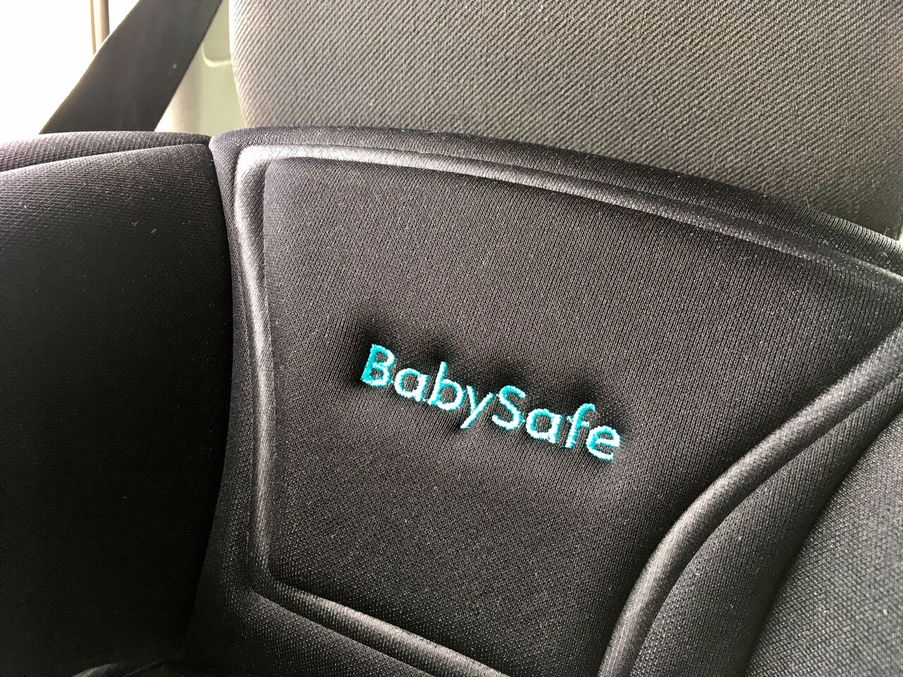 BabySafe Husky Red black Bērnu autosēdeklis 9-36 kg