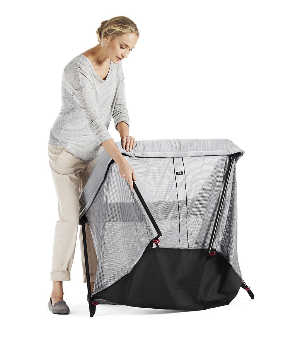 Ceļojumu gultiņa manēža BabyBjorn Travel cot Light Mesh silver 040248