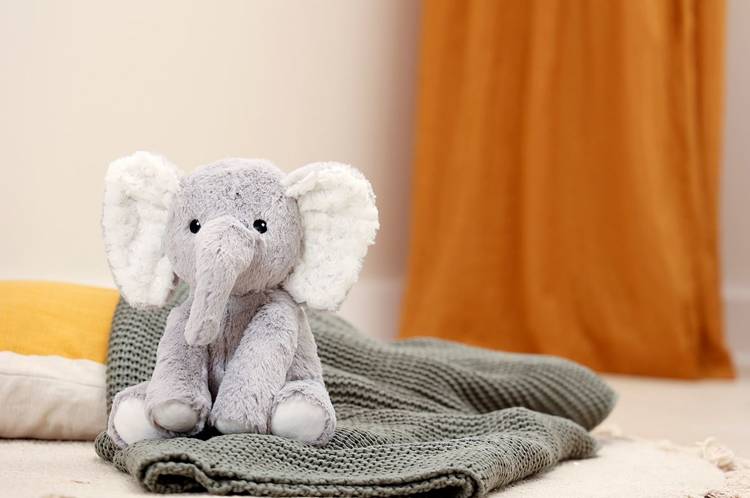 Cloud B Love Light On The Go Elliot Elephant Nakts rotaļlieta ar melodijām
