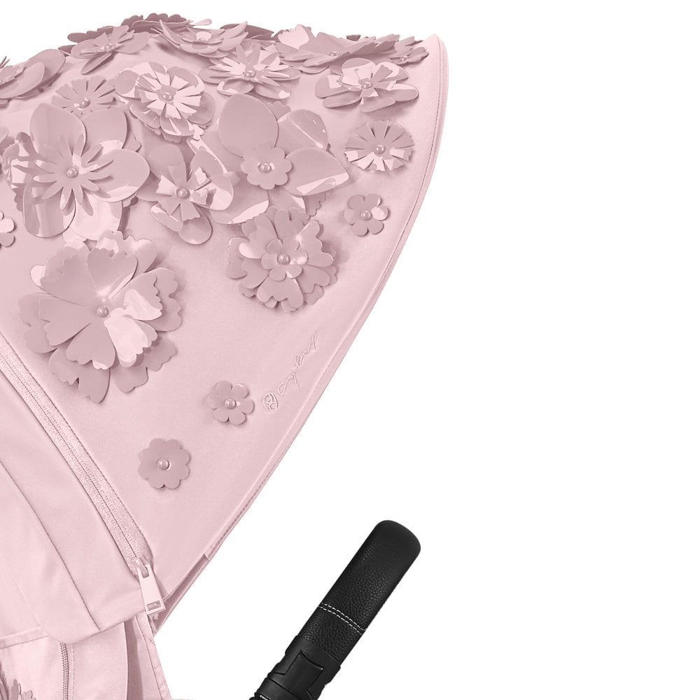 Cybex e-Priam Pale Blush Simply Flowers Matt black frame Прогулочная коляска