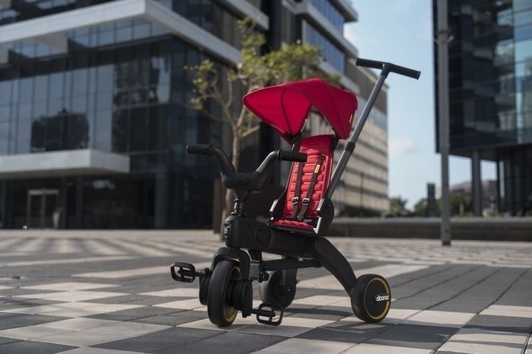 DOONA Liki Trike Limited Edition Midnight Bērnu trīsritenis
