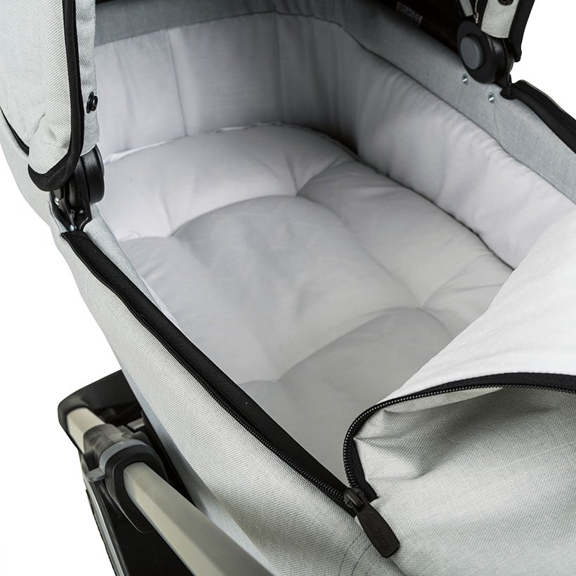 Emmaljunga NXT90 Outdoor navy Silver frame Коляска с Люлькой