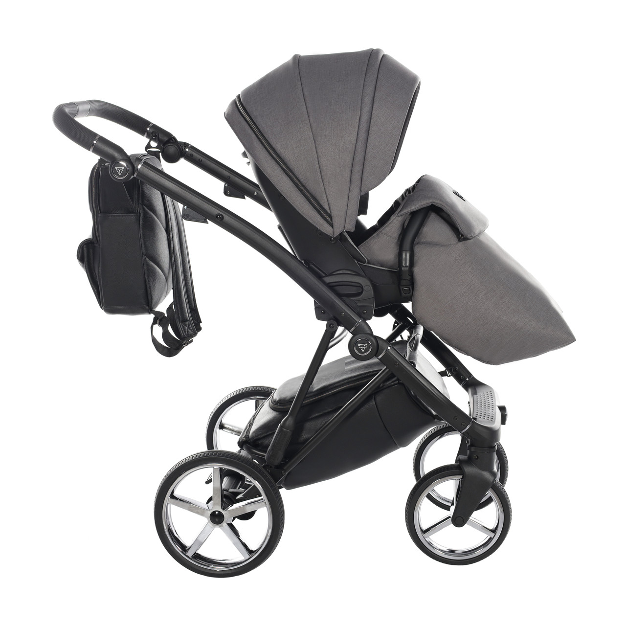 Junama Air 02 Graphite Коляска 2in1