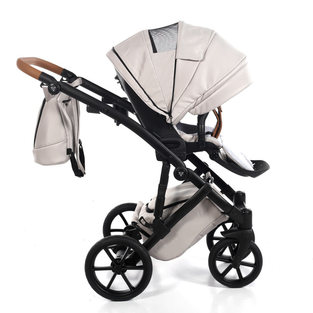 Junama Space 02 Cream Детская коляска 2in1