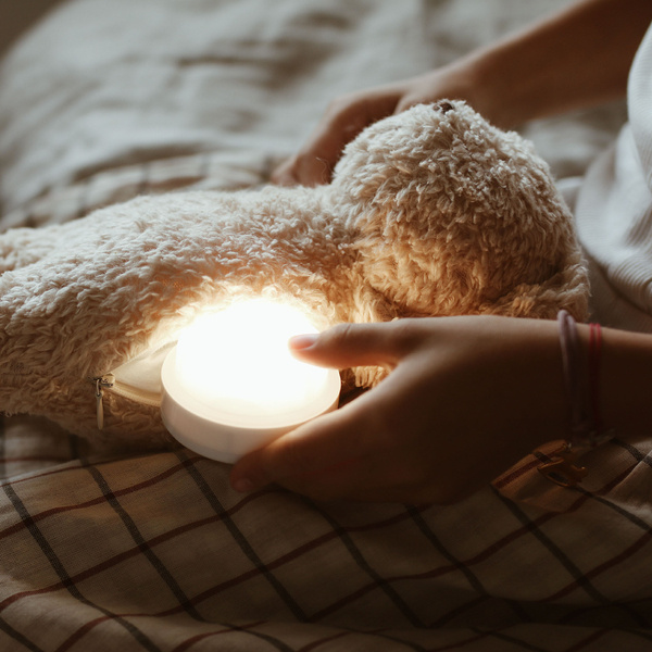 Moonie Organic HUMMING BEAR Caramel 2in1 Nakts lampa Miega lācītis