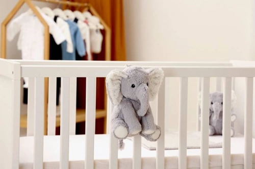 Cloud B Love Light Elliot Elephant Nakts rotaļlieta ar melodijām