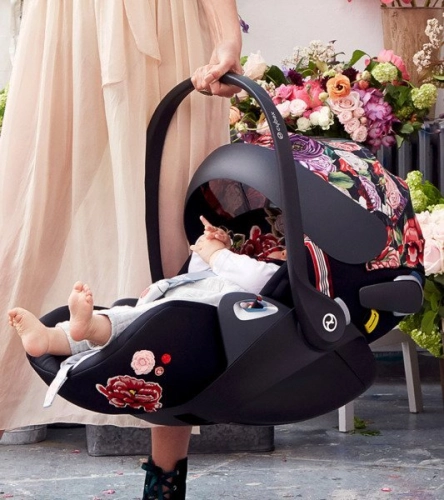 Cybex Cloud Z I-Size Spring Blossom Dark Детское автокресло 0-13 кг