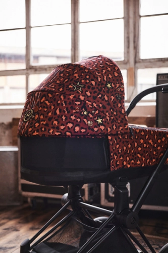 Cybex Priam 4.0 + Cloud Z2 I-size + Chrome black frame Rosenrot Red by Alec Voelkel Bērnu rati 3in1
