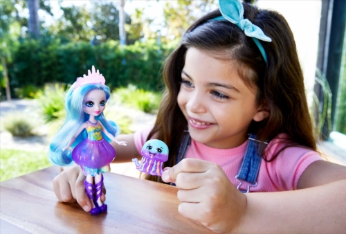 Royal Enchantimals Jelanie Jellyfish  & Stingley lelle ar dzīvniekiem HFF34