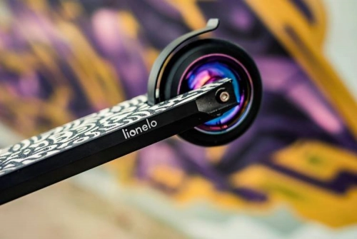Трюковой самокат Lionelo Whizz Neo Black Carbon
