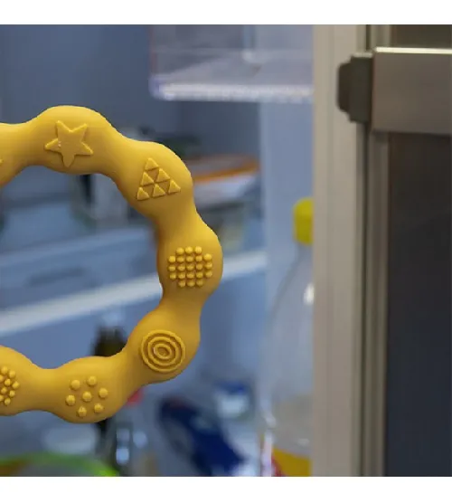 Zobu graužamais elastīgs RING BabyOno 825/01 yellow