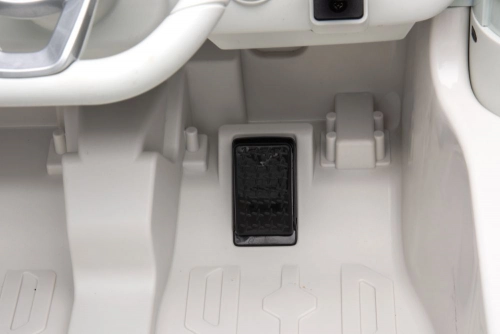 Vienvietīgs elektromobilis Mercedes EQG 4x4 White
