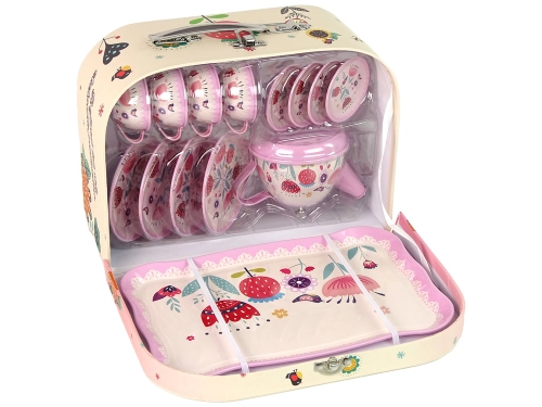 Coffee and tea set in a trunk