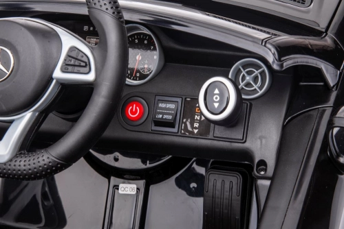 Двухместный детский электромобиль Mercedes SLC 300 Black