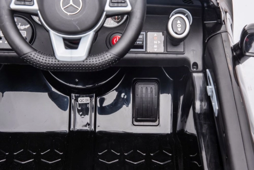 Двухместный детский электромобиль Mercedes SLC 300 Red