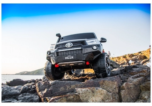 Двухместный детский электромобиль Toyota Hilux Black Painted