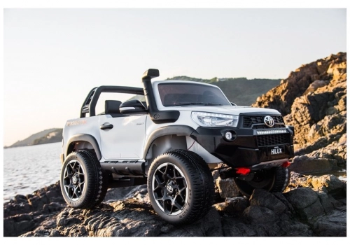 Двухместный детский электромобиль Toyota Hilux Black Painted