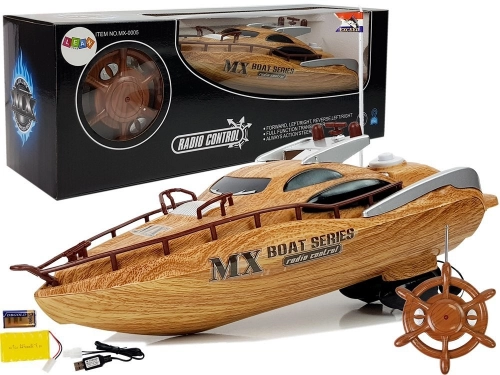 Radiovadāmā jahta ar pulti Powerboat