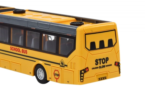 Radiovadāms skolas autobuss ar pulti Yellow
