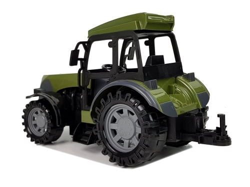 Radiovadāms  traktors ar pienvedēju piekabi