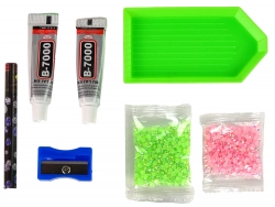DIY Diamond Creative Kit Green Reindeer Crystals Sequins 3D Keyring