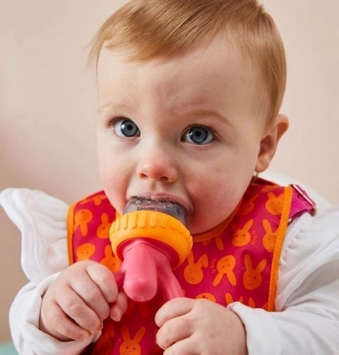 B.box Gryzak Silikonowy do Podawania Pokarmu Strawberry Shake