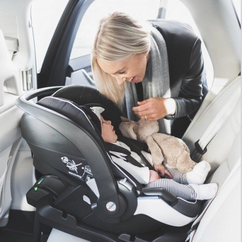 BeSafe  iZi Go Modular i-Size WE Black Cab Bērnu autosēdeklis 0-13 kg