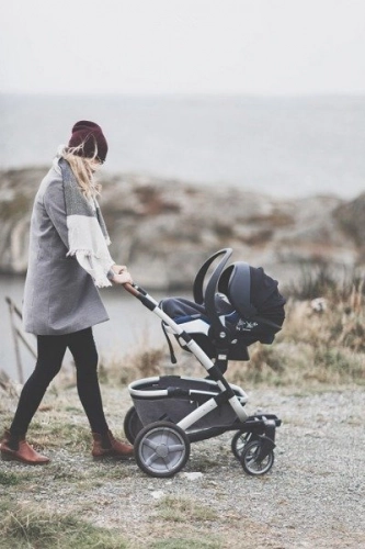 BeSafe  iZi Go Modular i-Size WE Black Melange Bērnu autosēdeklis 0-13 kg