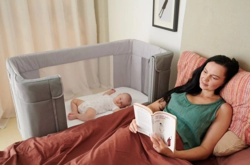 Chicco Next2Me Forever Łóżeczko Dostawne 3w1 do 22kg Ash Grey + Prześcieradło 2szt Pink Pois