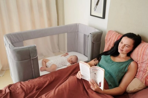 Chicco Next2Me Forever Łóżeczko Dostawne 3w1 do 22kg Moon Grey + Prześcieradło 2szt Pink Pois
