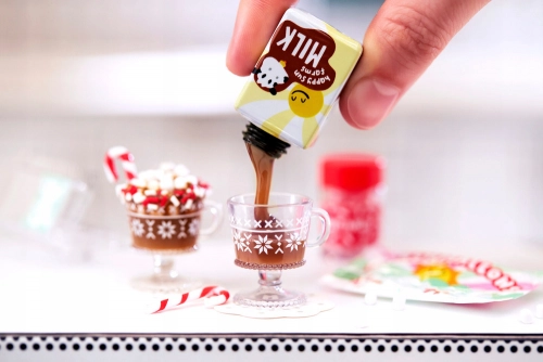 MGA&#039;S MINIVERSE Make It Mini Diner svētku ēdiens Ziemassvētku bumba dažādas 593782