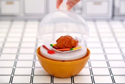 MGA&#039;S MINIVERSE Make It Mini Diner svētku ēdiens Ziemassvētku bumba dažādas 593782