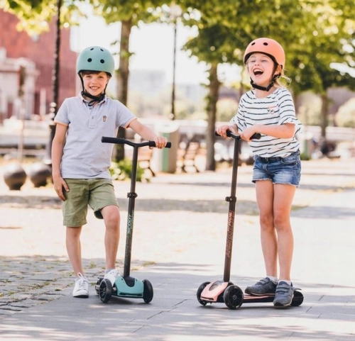 Scootandride Highwaykick 5 LED Hulajnoga Składana Ze Świecącymi Kółkami 5+  Peach