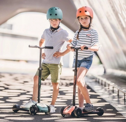 Scootandride Highwaykick 5 LED Hulajnoga Składana Ze Świecącymi Kółkami 5+  Peach