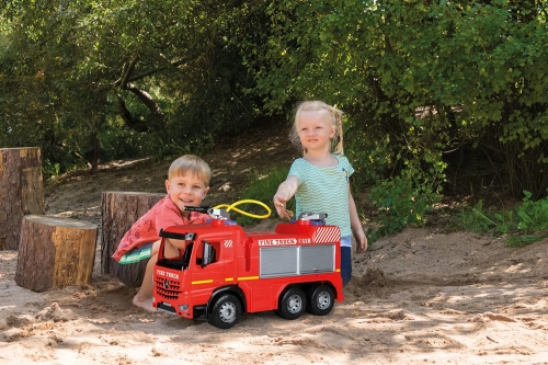 Ugunsdzēsēju mašīna ar kāpnēm un ūdens strūklu Fire Brigade Arocs Lena L02158