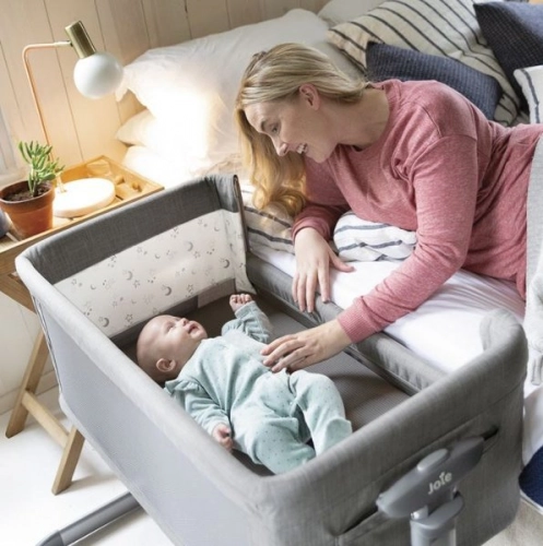 Joie Roomie Glide Almond Gultiņa ar nolaižamu sānu